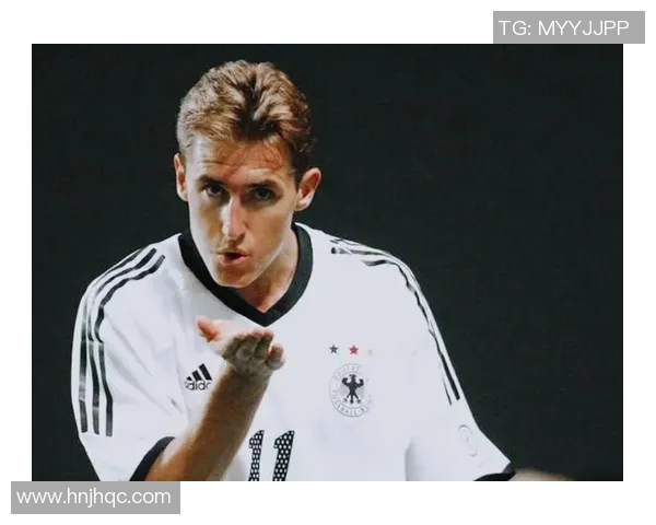 德国足球联赛中的胖子球星们:从身材偏胖到球场传奇的励志故事 德国足球联赛中的胖子球星们:从身材偏胖到球场传奇的励志故事