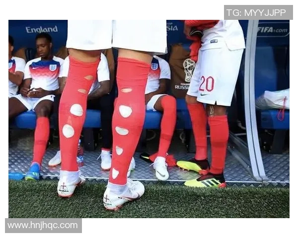 足球明星专属装备解析 球星足球袜如何提升比赛表现与舒适度